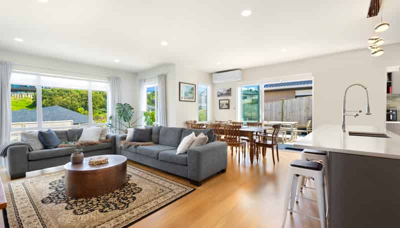 18 Kahu Close, Orewa