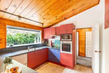 7 Miromiro Road, Normandale