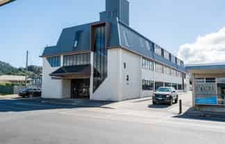 OUTSTANDING FREEHOLD INVESTMENT
