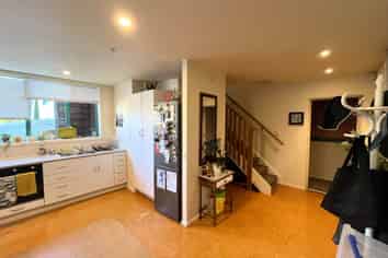 2/10B Fowler Avenue, Mount Albert