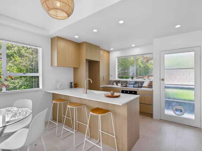 2/65 Lavery Place, Sunnynook