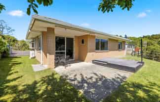 16 Eclipse Terrace, Welcome Bay