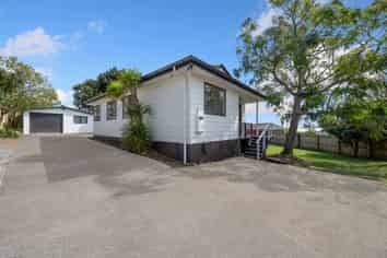 20A Mckinstry Avenue, Mangere East