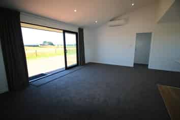 127 McHardies Road, Bulls