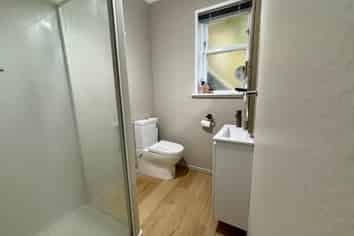 a/34 Chester Road, Tawa