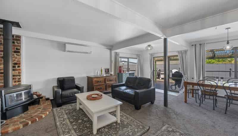 33 Duckworth Crescent, Greenmeadows