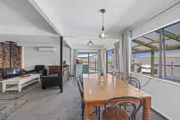 33 Duckworth Crescent, Greenmeadows