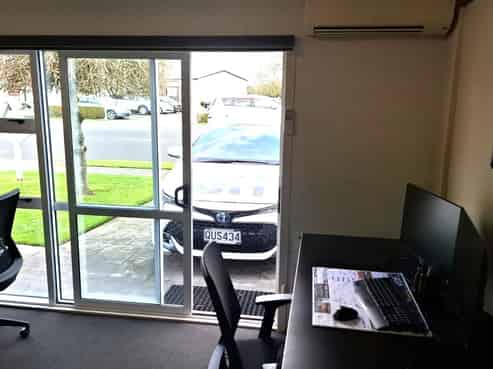 Prime Cambridge office with boardroom and parking