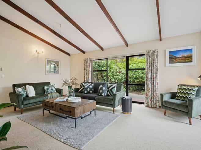 8 Hurunui Street, Waikanae