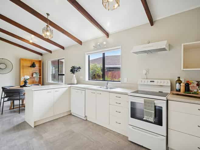 8 Hurunui Street, Waikanae