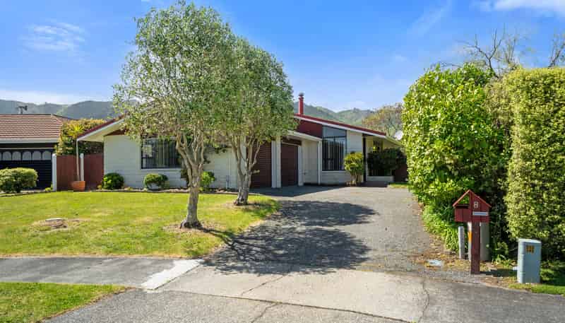 8 Hurunui Street, Waikanae