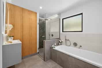 46 Albert Terrace, Saint Martins