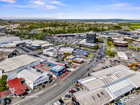 Occupy or add value – prime in Penrose