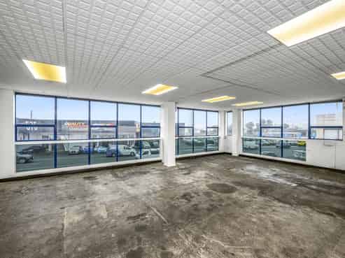 Occupy or add value – prime in Penrose