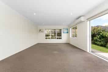 15 Resolution Drive, Whitby