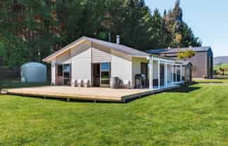 18 Rangikatea Road, Omori