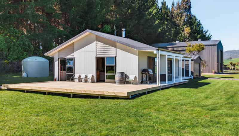 18 Rangikatea Road, Omori