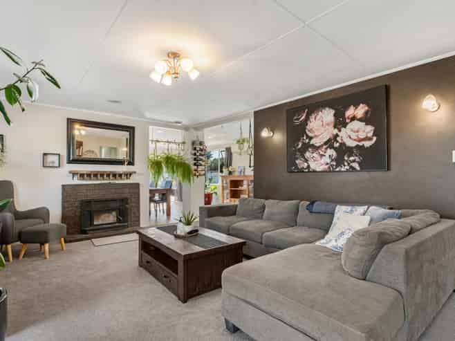 18 Frederick Street, Carterton