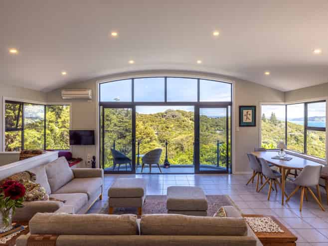 100 Fairview Crescent, Omiha