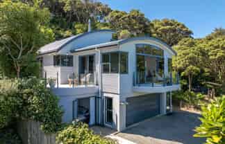 100 Fairview Crescent, Omiha