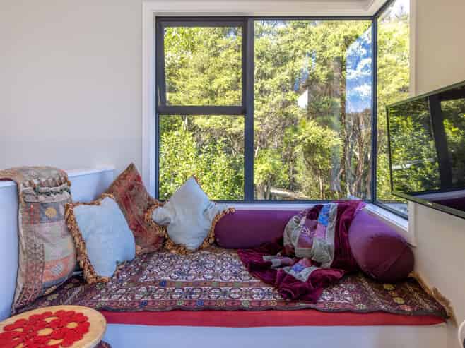 100 Fairview Crescent, Omiha