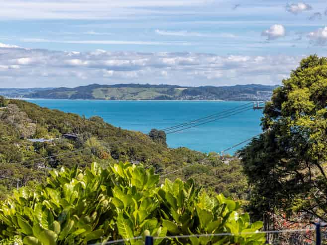 100 Fairview Crescent, Omiha