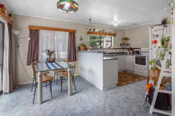 2201 State Highway 1, Hukerenui