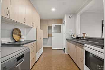 27 Amberley Avenue, Te Atatu South