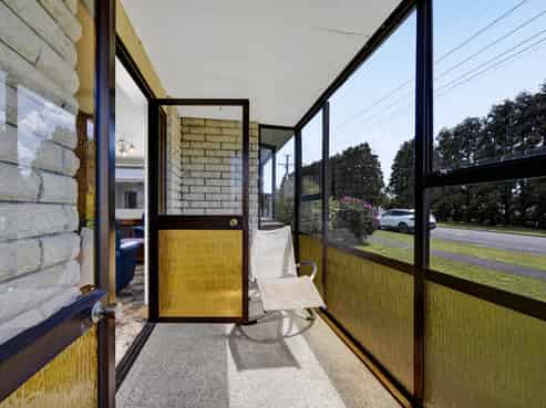 13 Flint Road West, Stratford