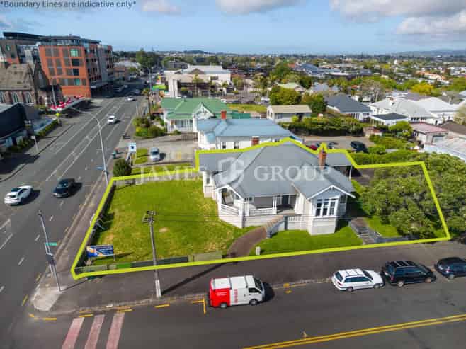 HIGH-PROFILE STANDALONE VILLA – DEVELOP OR OCCUPY