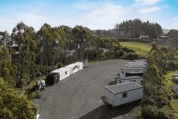 Metalled Yard With Great Access