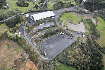 Metalled Yard With Great Access