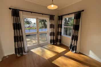 18 Walmsley Road , Mangere