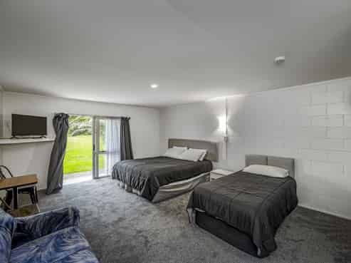 Waiuku freehold - scale, zoning and opportunity