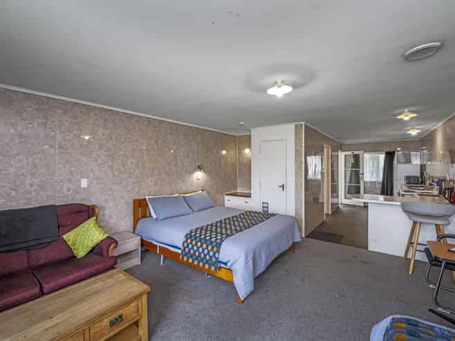 Waiuku freehold - scale, zoning and opportunity