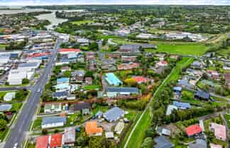 Waiuku freehold - scale, zoning and opportunity