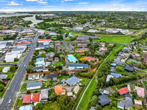 Waiuku freehold - scale, zoning and opportunity