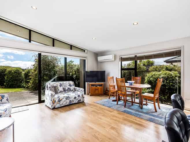 98 Navigation Drive, Whitby