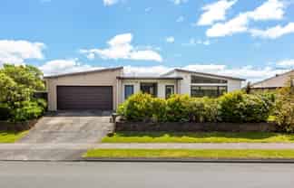 98 Navigation Drive, Whitby