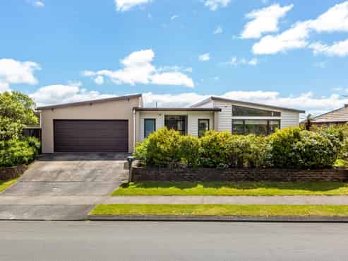 98 Navigation Drive, Whitby