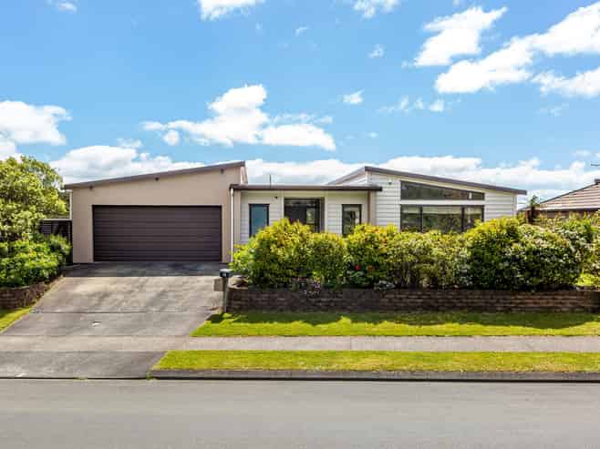 98 Navigation Drive, Whitby