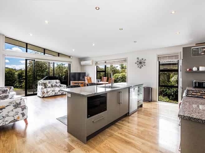 98 Navigation Drive, Whitby