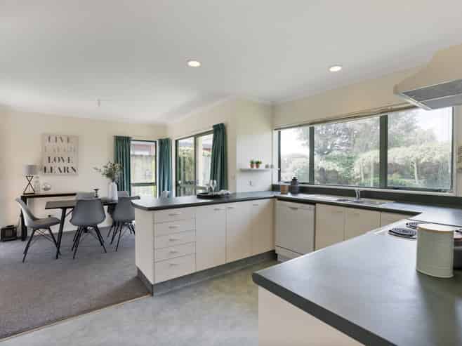 6 Mistral Place, Paraparaumu Beach