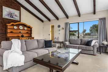 123 College Road, Edgecumbe