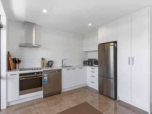 2/15 Chivalry Road, Glenfield