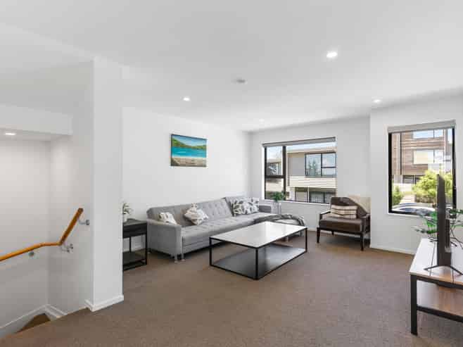 2/15 Chivalry Road, Glenfield