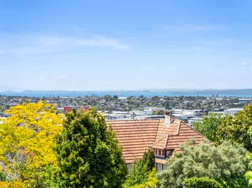 2/15 Chivalry Road, Glenfield