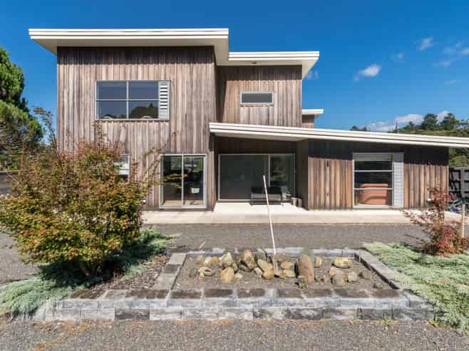 42 Merewhira Road, Paremoremo