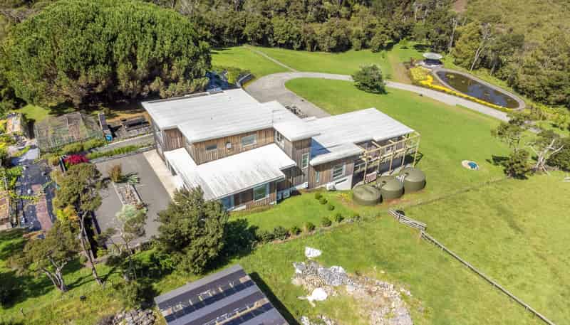42 Merewhira Road, Paremoremo