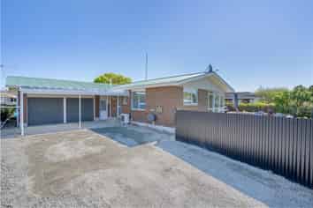 5 Waterford Drive, Winton